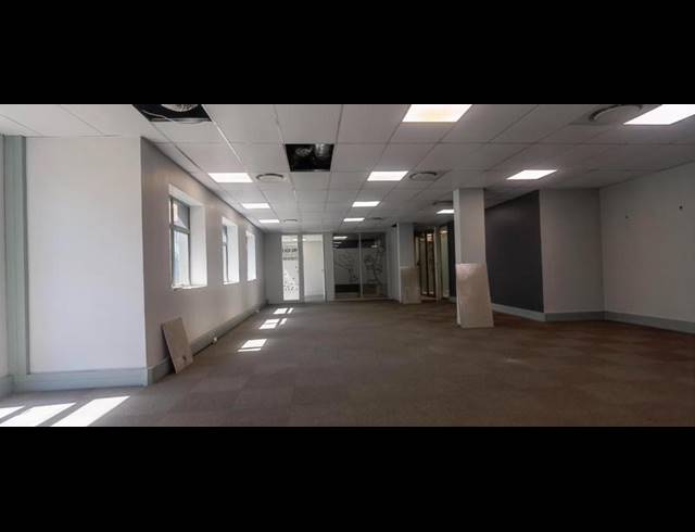 BUSINESS PROPERTY TO RENT IN HILLCREST